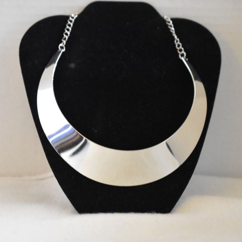 NWT Express Wide Silver Tone Metal Collar Choker Statement Vibrant Necklace